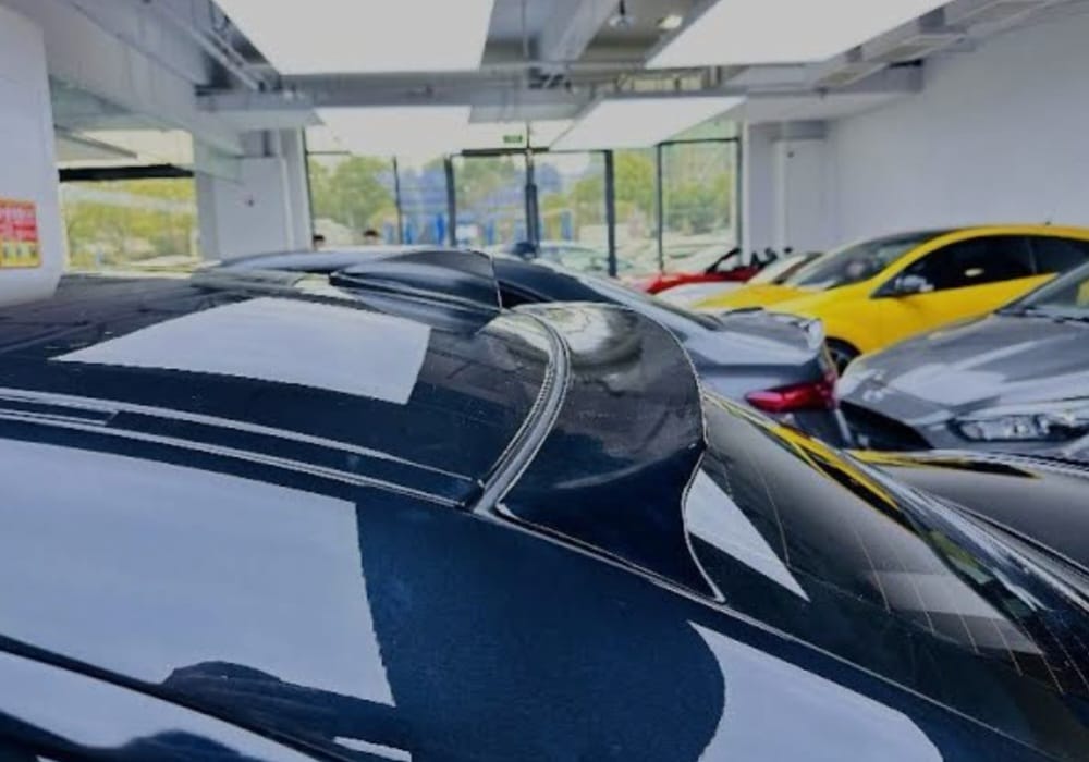 E82 AK Roof Spoiler Gloss Black