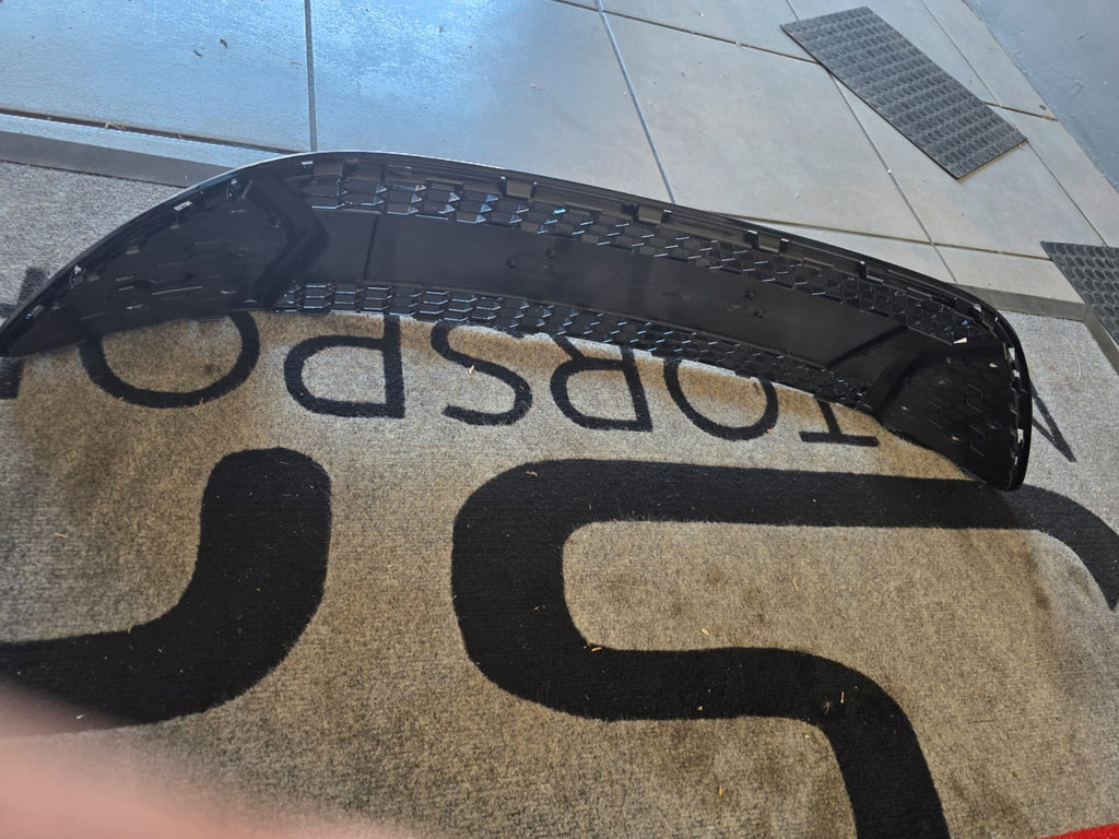 Ford Focus MK3 ST Grill Gloss Black